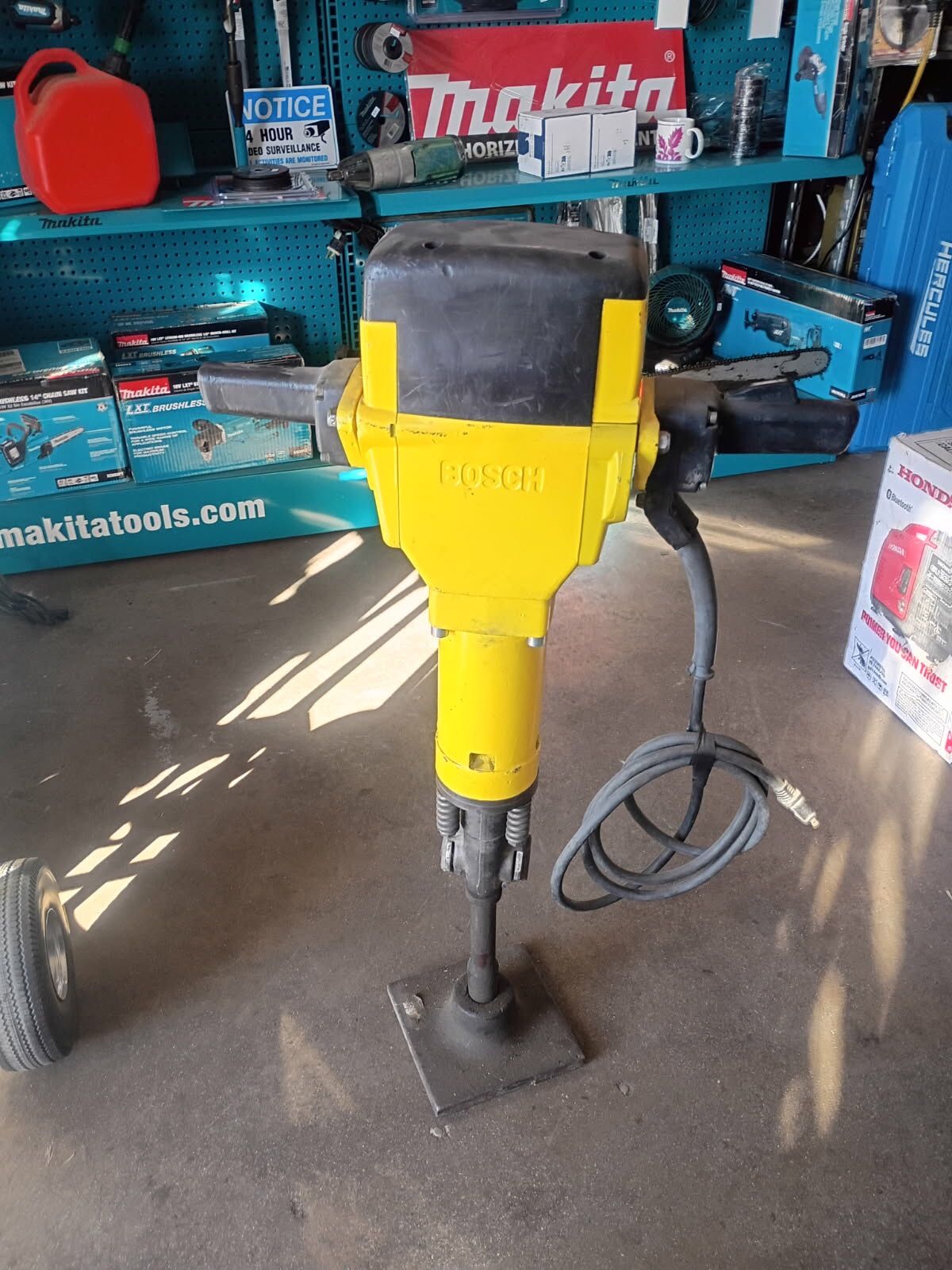 BOSH Demolition Hammer