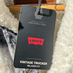 LEVIS VINTAGE FIT DENIM TRUCKER JACKET 