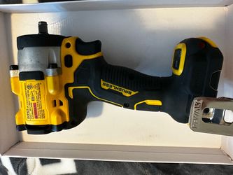 DEWALT DCF923 20V Brushless Compact Impact Wrench