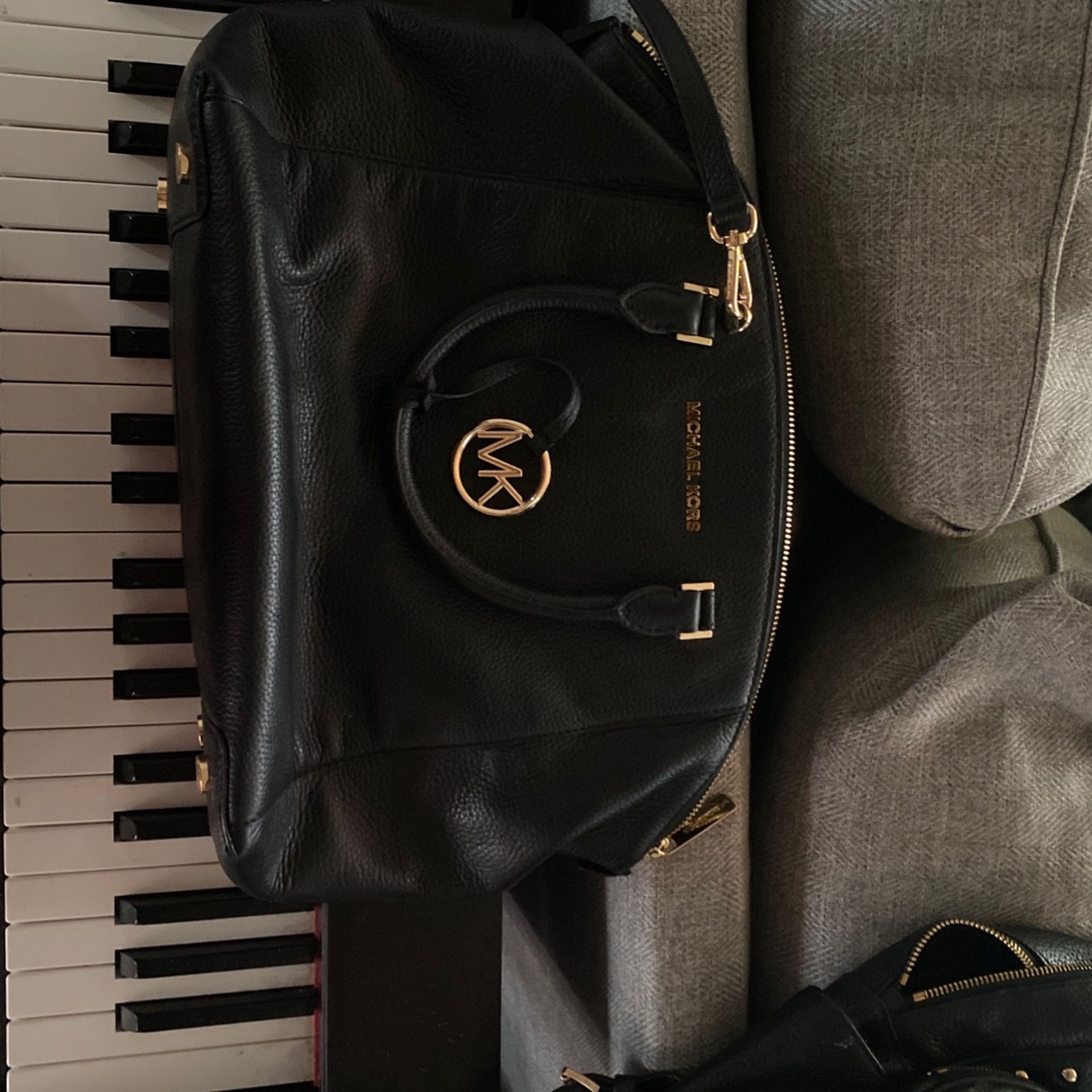 Michael Kors Purse/ Handbag