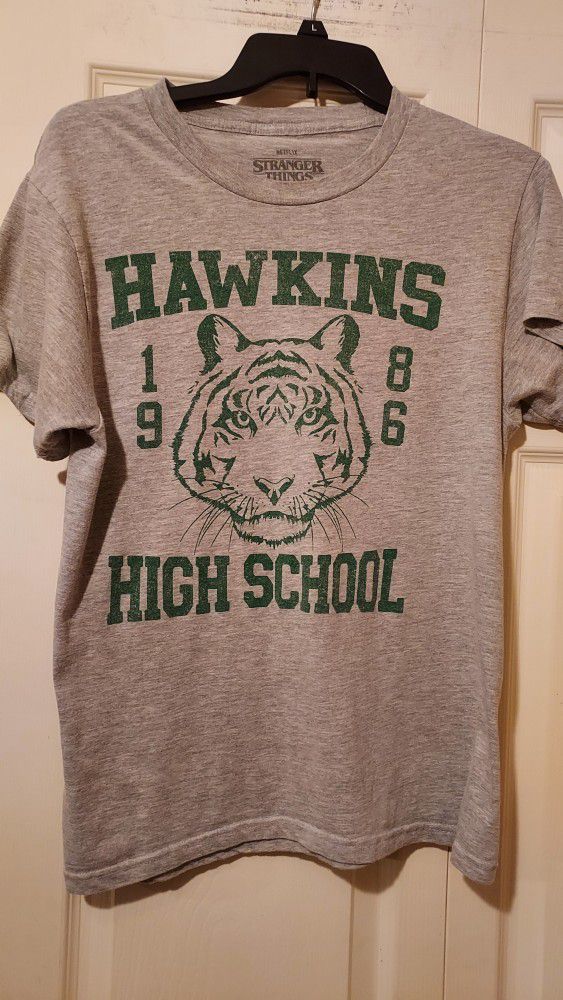 Stranger Things Shirt Womens Medium Gray Hawkins High School 1986 Casual Cotton