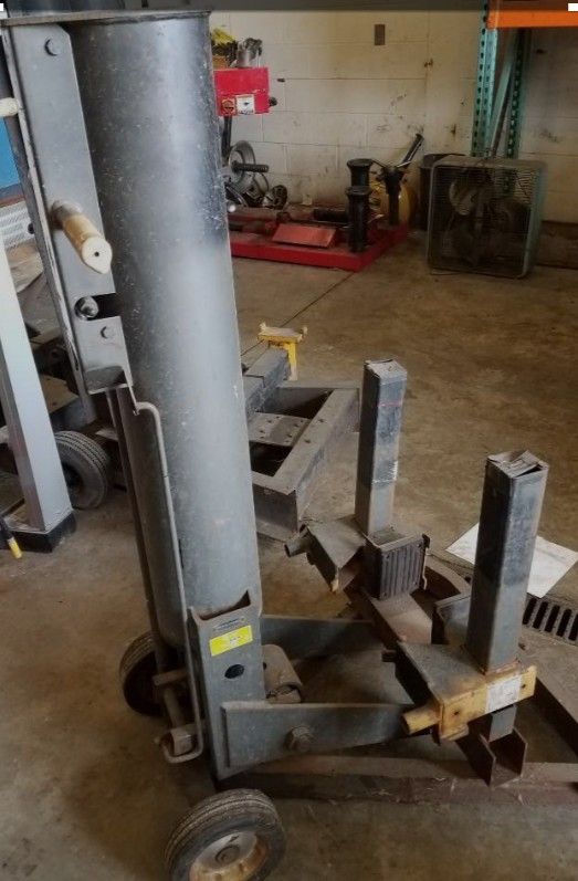 Napa 2 1/2 Ton Pneumatic Floor Jack
