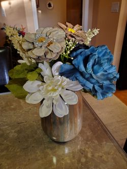 Hand-painted acrylic pour vase, green / gold