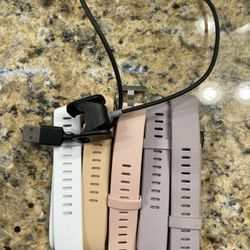 Fitbit 4 Charge Bands And Charger