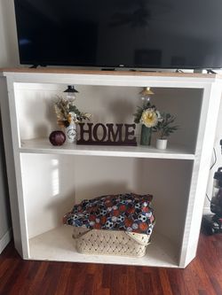 White Wooden mantel/ Chimney