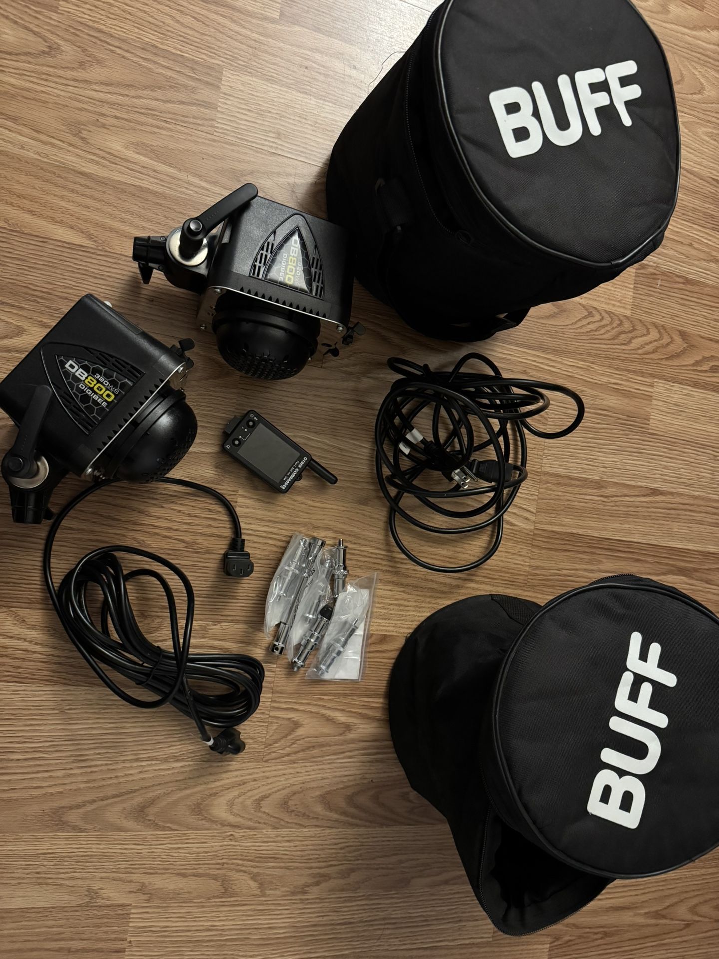 2 Paul C. Buff DigiBee DB800 Strobe Lights – 320WS