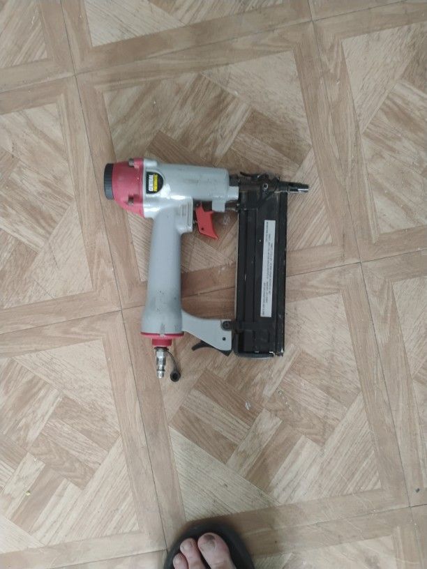 Central Pneumatic 2 in 1 StaplerNailer