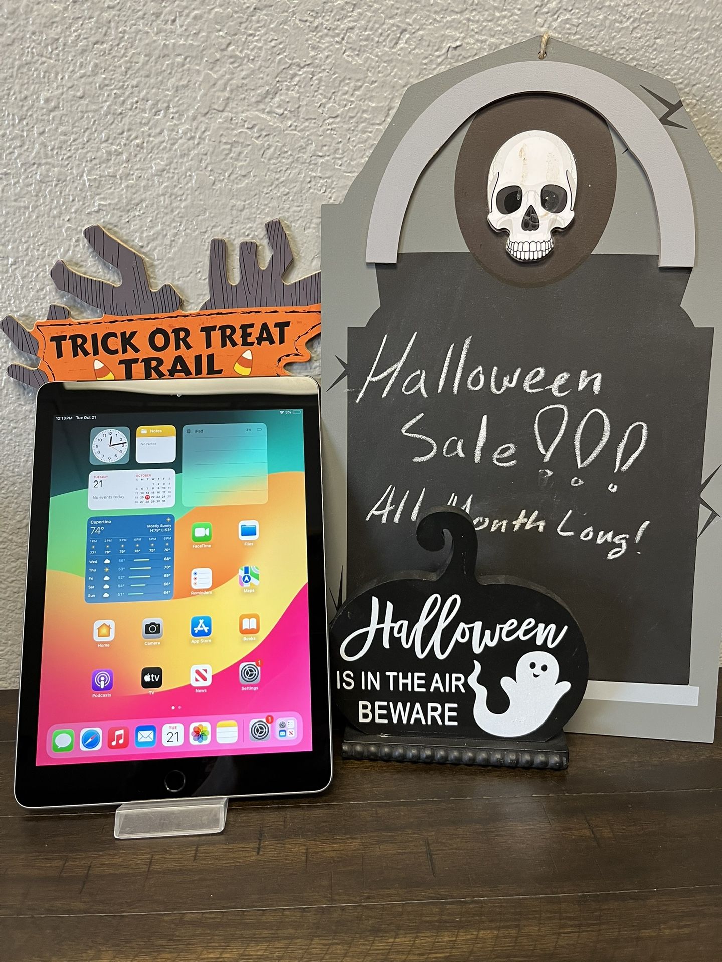 Halloween Sale 💀👻🎃 iPad 6 Cellular 32GB - Gray