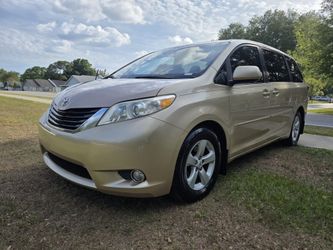 2012 Toyota Sienna