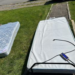 working mechanical bed, twin, must pick up in north Everett, Can not hold