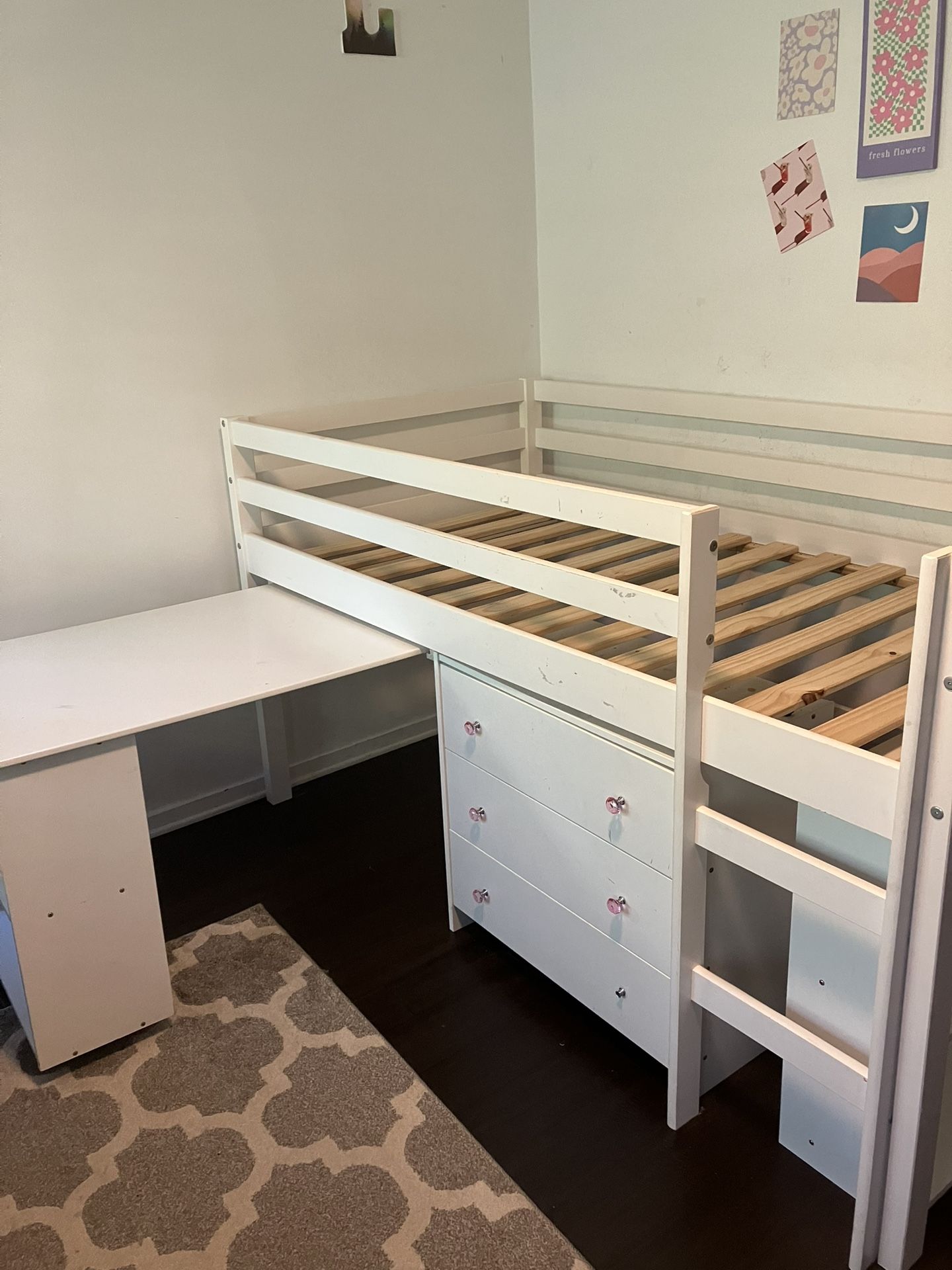 Children’s loft bed/desk combo