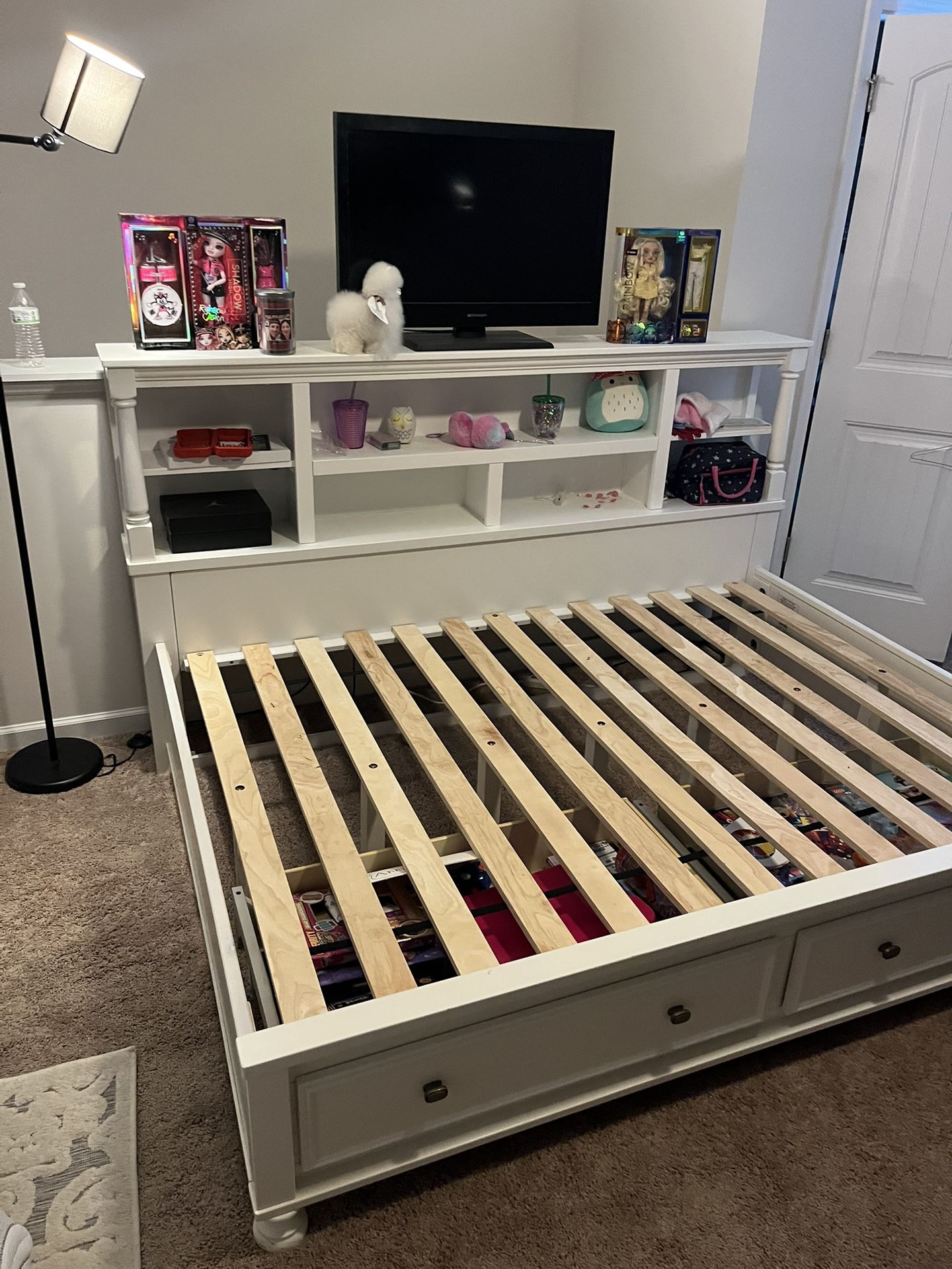 Ashley Bedroom Set(young Girls)