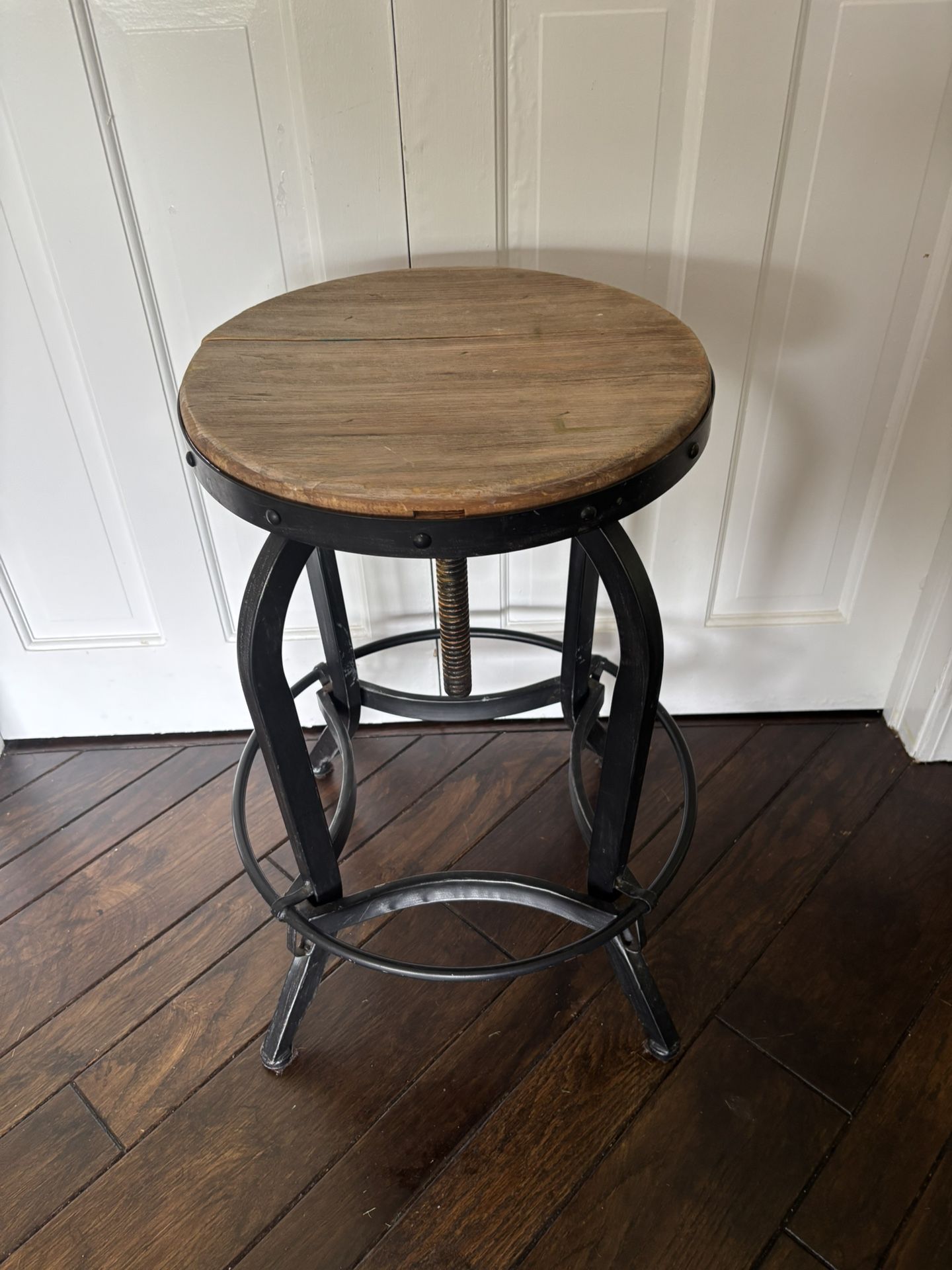 Bar Stool / Bar Chair