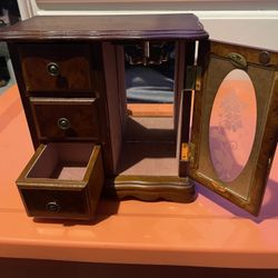 Vintage jewelry box