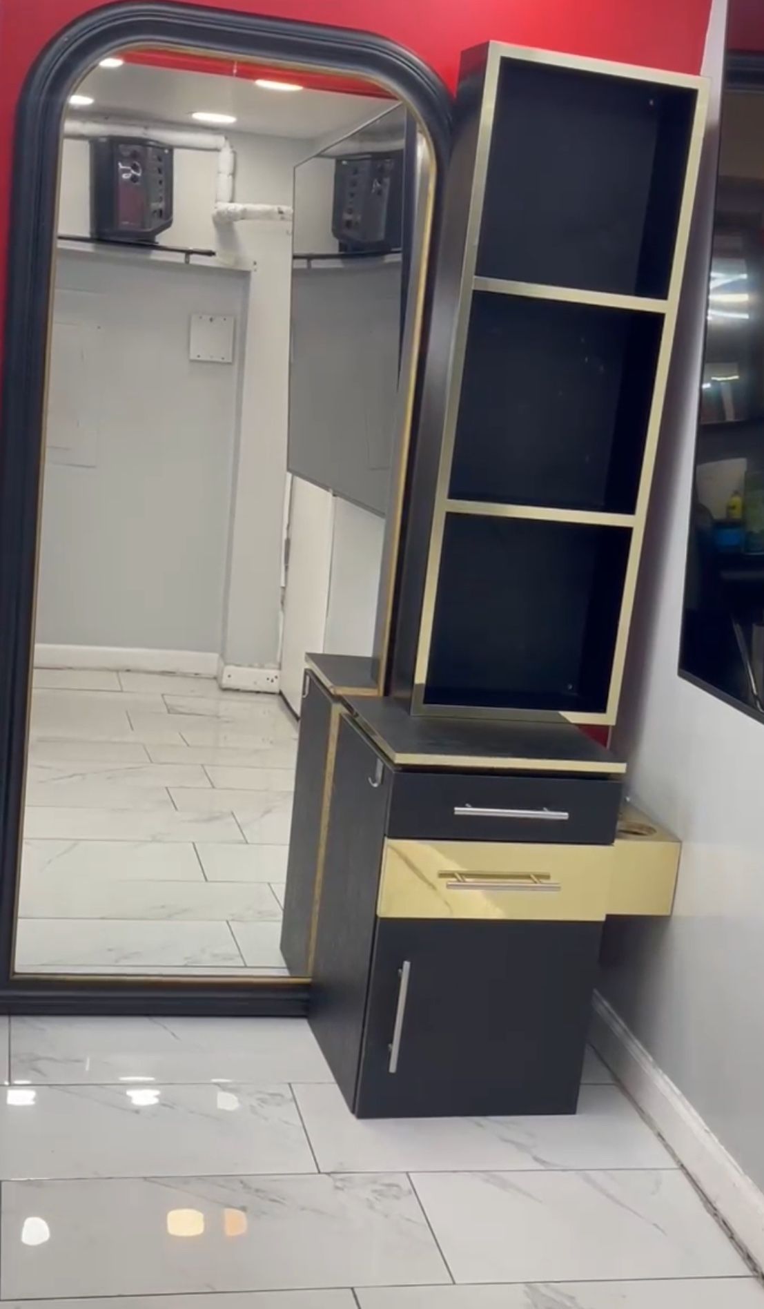Barber Pub & Floor Mirror
