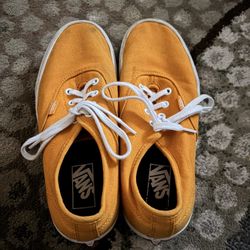 Vans Doheny sneaker in a yellow canvas color