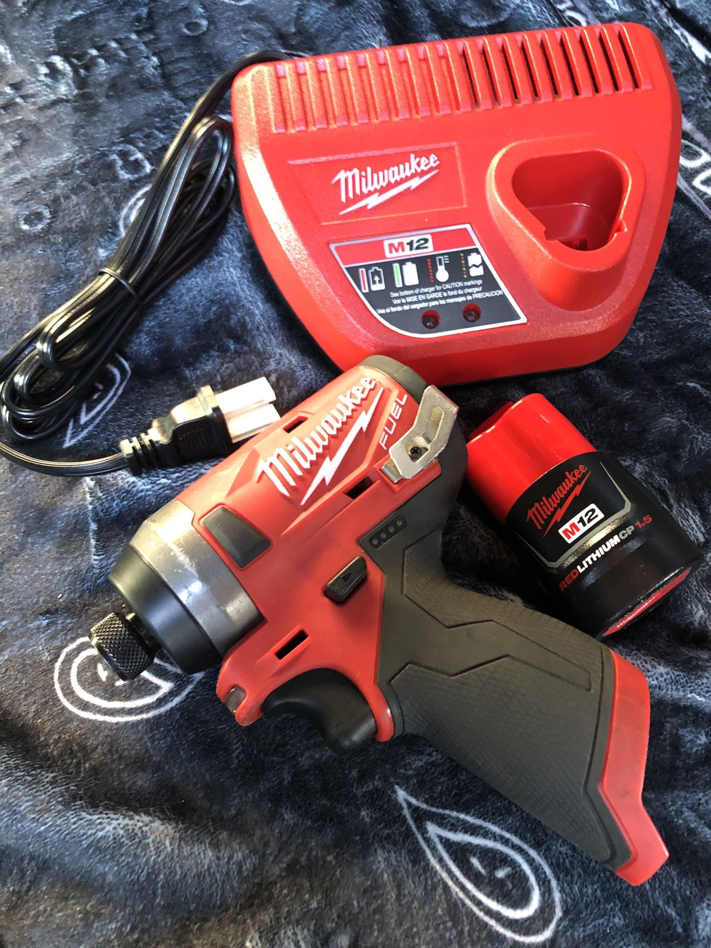Milwaukee M12 Fuel Impact Driver Charger Battery