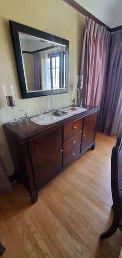 Buffet side board and mirror
