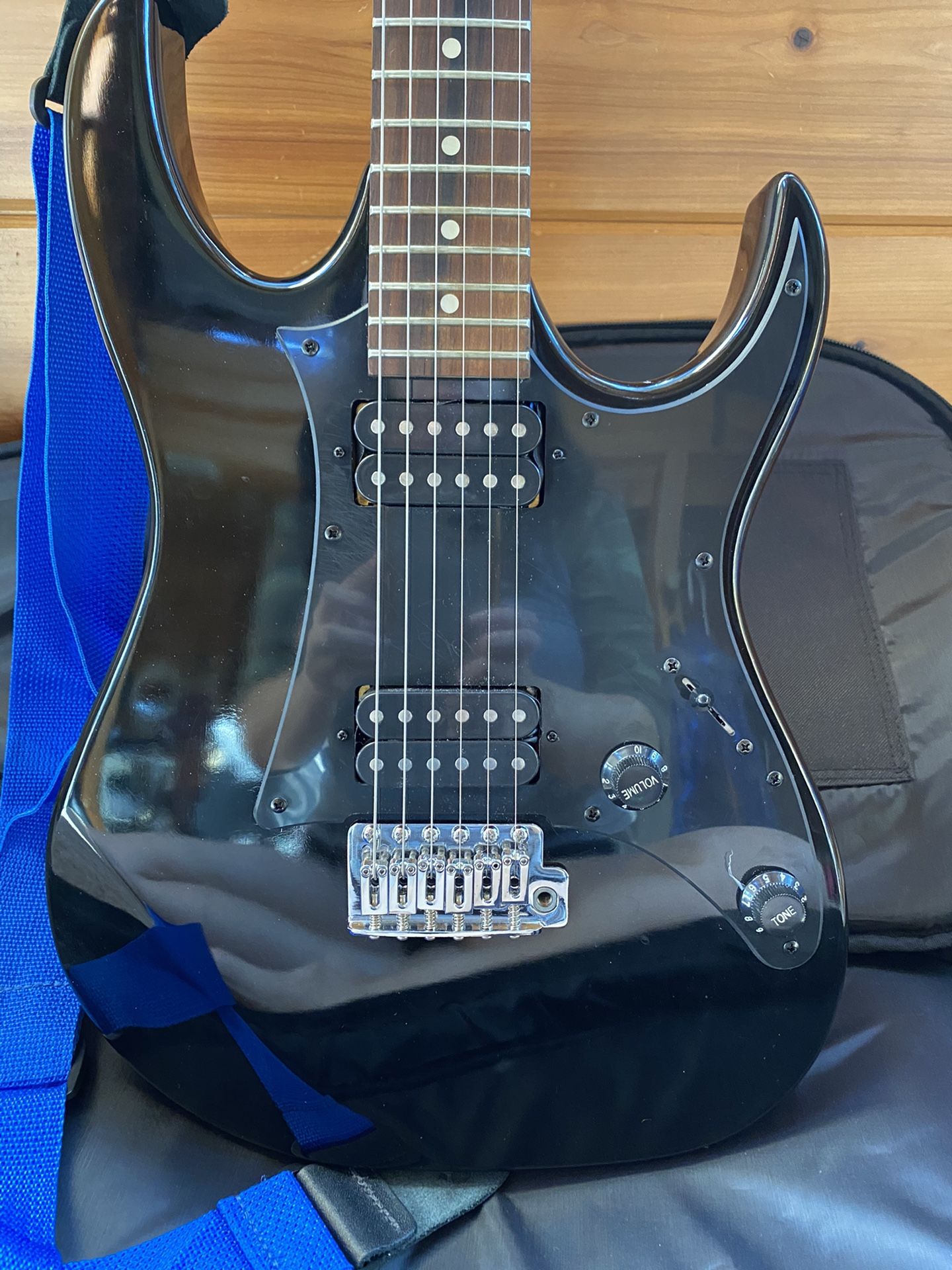 Gio Ibanez Beginner Electric Guitar Black with Bag
