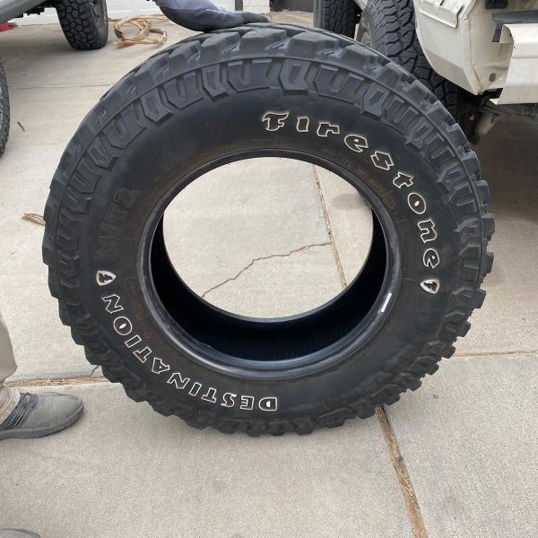 Firestone Tires LT255/75R17C Or 31s
