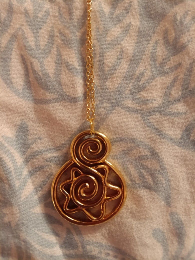 Brand Newly Crafted Unique Necklace