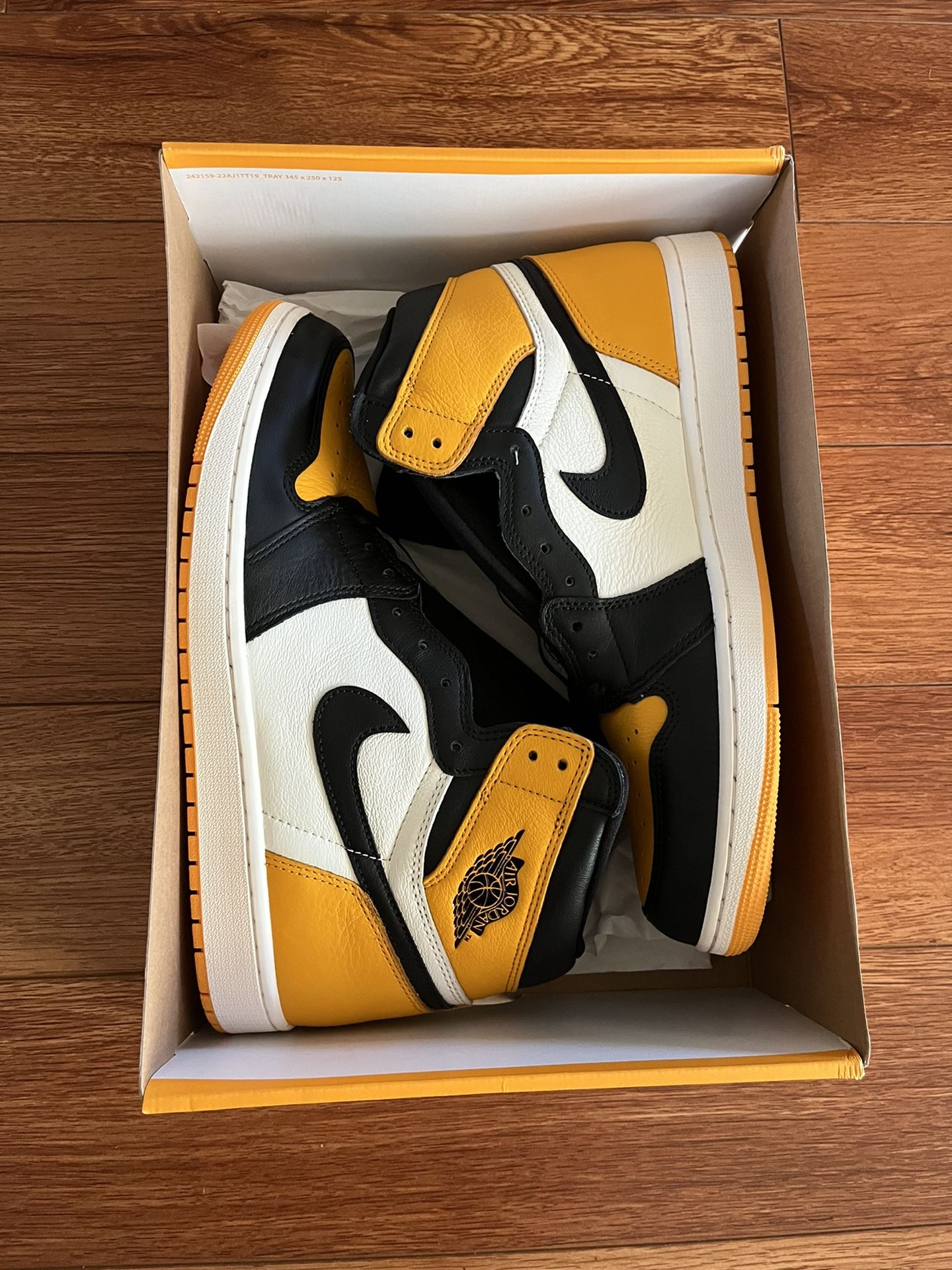 Nike Air Jordan 1 High “Taxi / Yellow Toe” Men’s 13 – With Box Air Jordan 1 High Taxi / Yellow Toe Sale – Kicks Machine main image 4