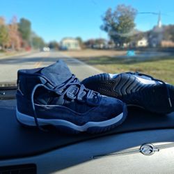 Jordan 11 Midnight Blues