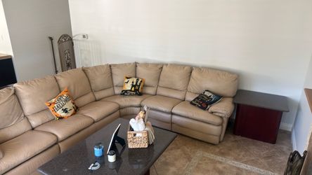 Leather couch Free. Come get it please