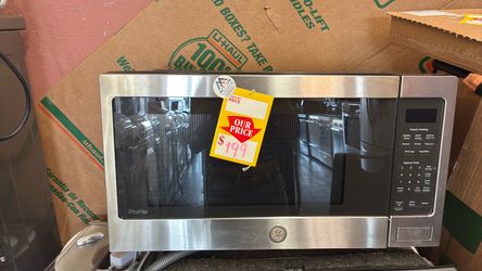 Nice like new GE microwave
