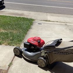 Honda Gas lawnmower self-propelled excellent condition works perfect. Pay 845 selling for 350.