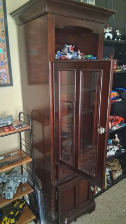 Two Tower Display Cases w/ Lights!