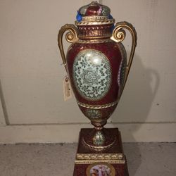 Victorian style covered Urn