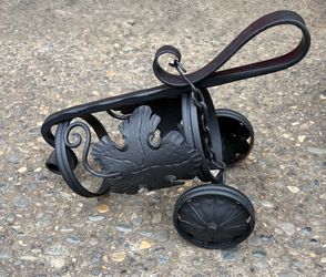 Wrought Iron Cannon Wine Bottle Holder. Read description 1st