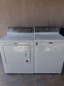 MAYTAG Washer And Dryer Electric Set
