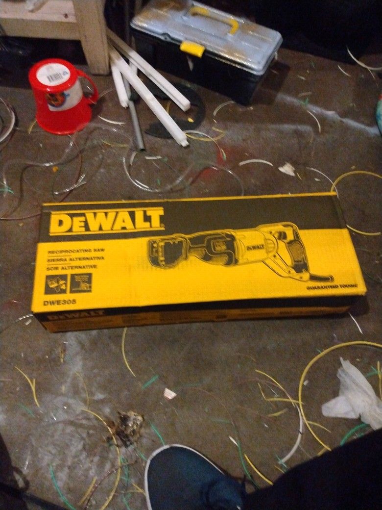 DeWalt Reciprocating Saw