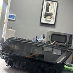 BMW X7 G07 LCI ORIGINAL RIGHT PASSENGER LED HEADLIGHT HOUSING 2023/2024/2025