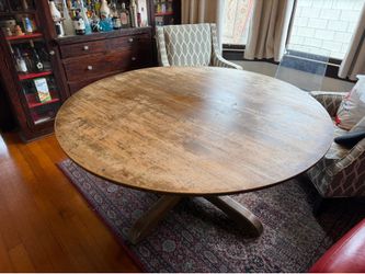 Round Wooden Dinning Table