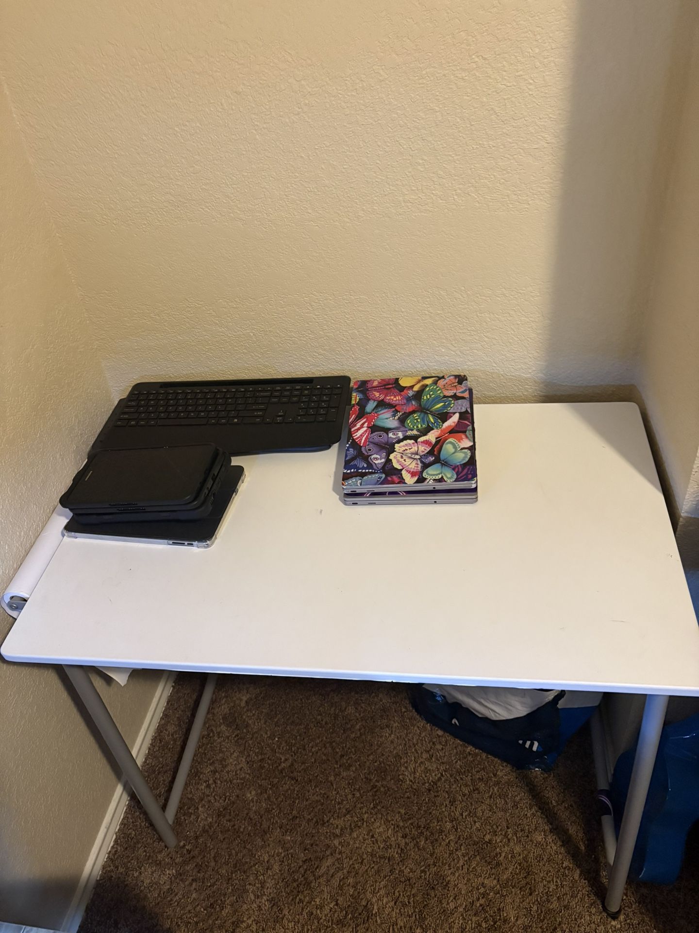 White Desk and chair included