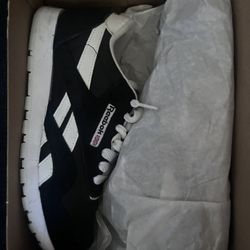 Reebok classics Black White