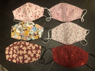 Washable cloth mask with filter pocket and metal nose bridge