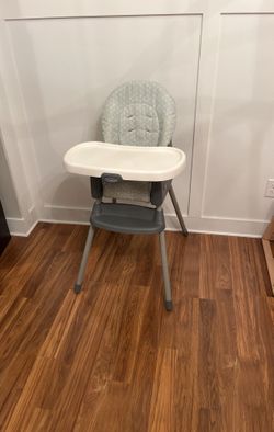 Graco SimpleSwitch 2-in-1 Highchair