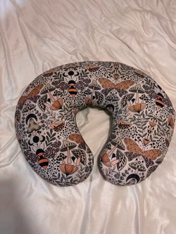 Nursing pillow