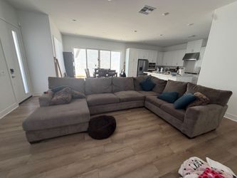 Large Gray Fabric Sectional Sofa with Chaise
