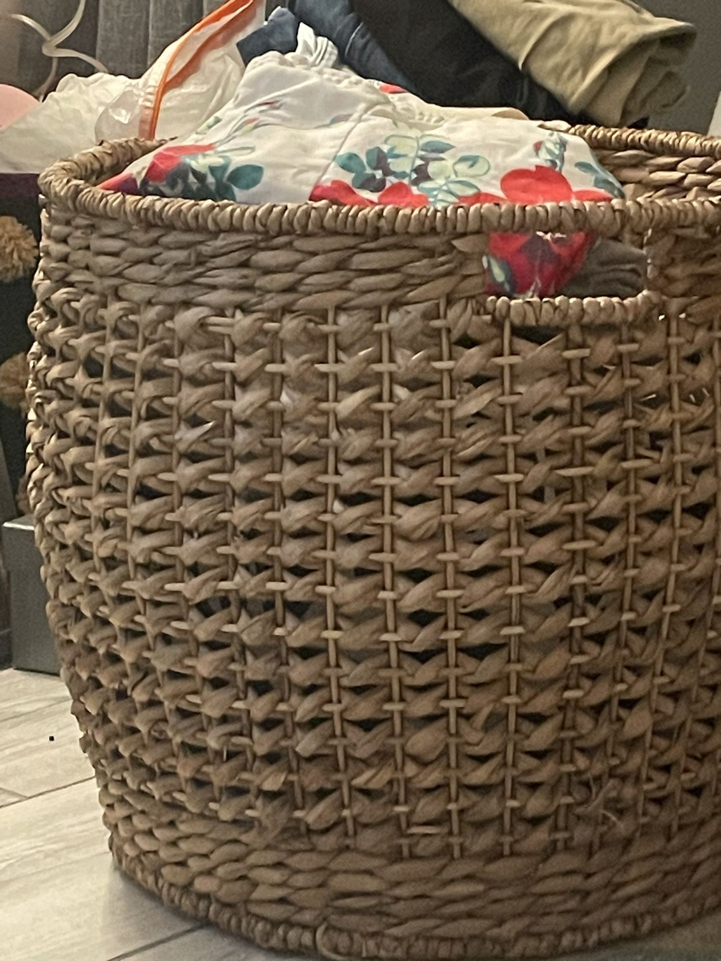 World Mkt Storage Wicker Basket LARGE $20