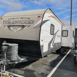Selling My One Owner 2016 Wildwood 27 Ft Super Slide Out