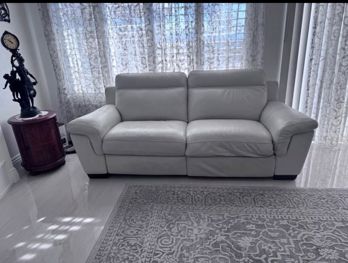 Leather Sofa, Loveseat, and Couch Recliners 