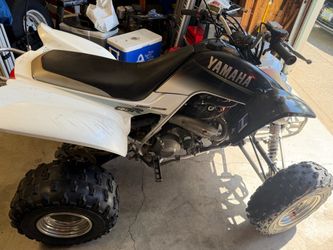 Yamaha raptor 660R.