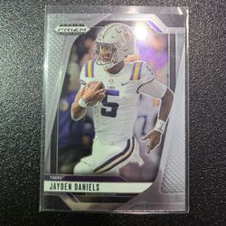 JAYDEN DANIELS LSU PRIZM PANINI COLLEGE SPORTS CARD!