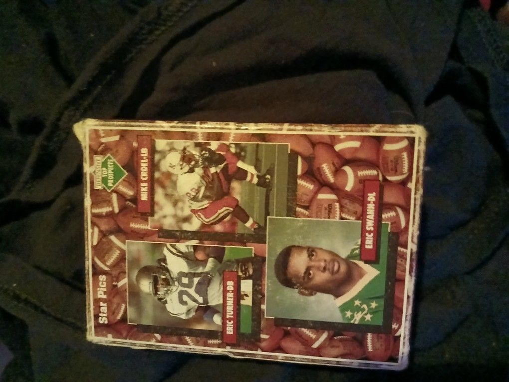 In Original Box 1991 Pro NFL Cards
