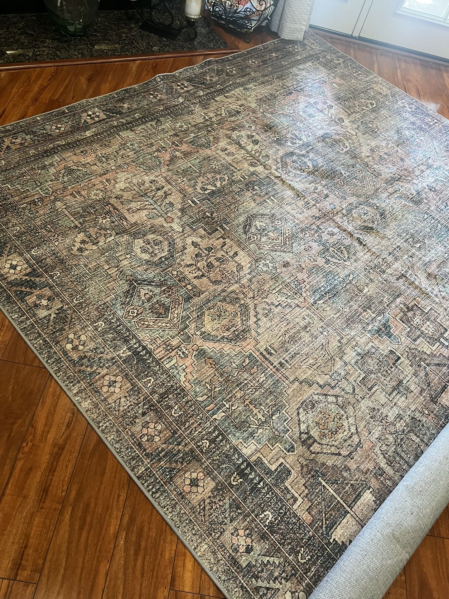 7x10 Machine Washable Rug